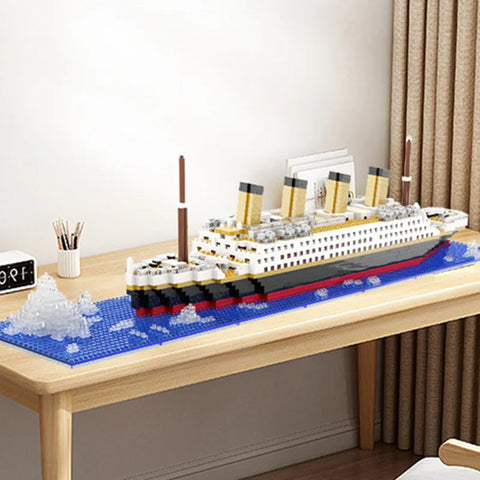 The iconic Titanic Cruise Ship DIY Model Building Blocks