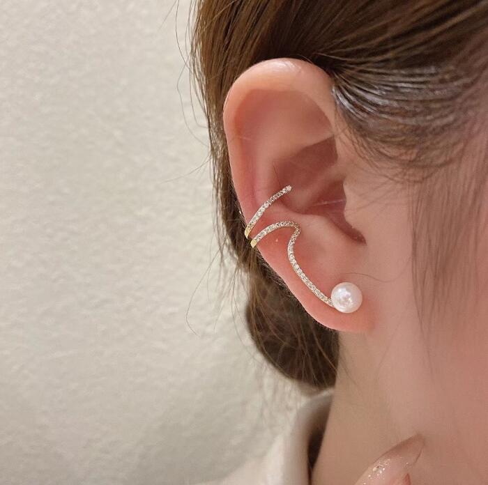 TwistStuds™️- Pearl Bone Clip Earrings